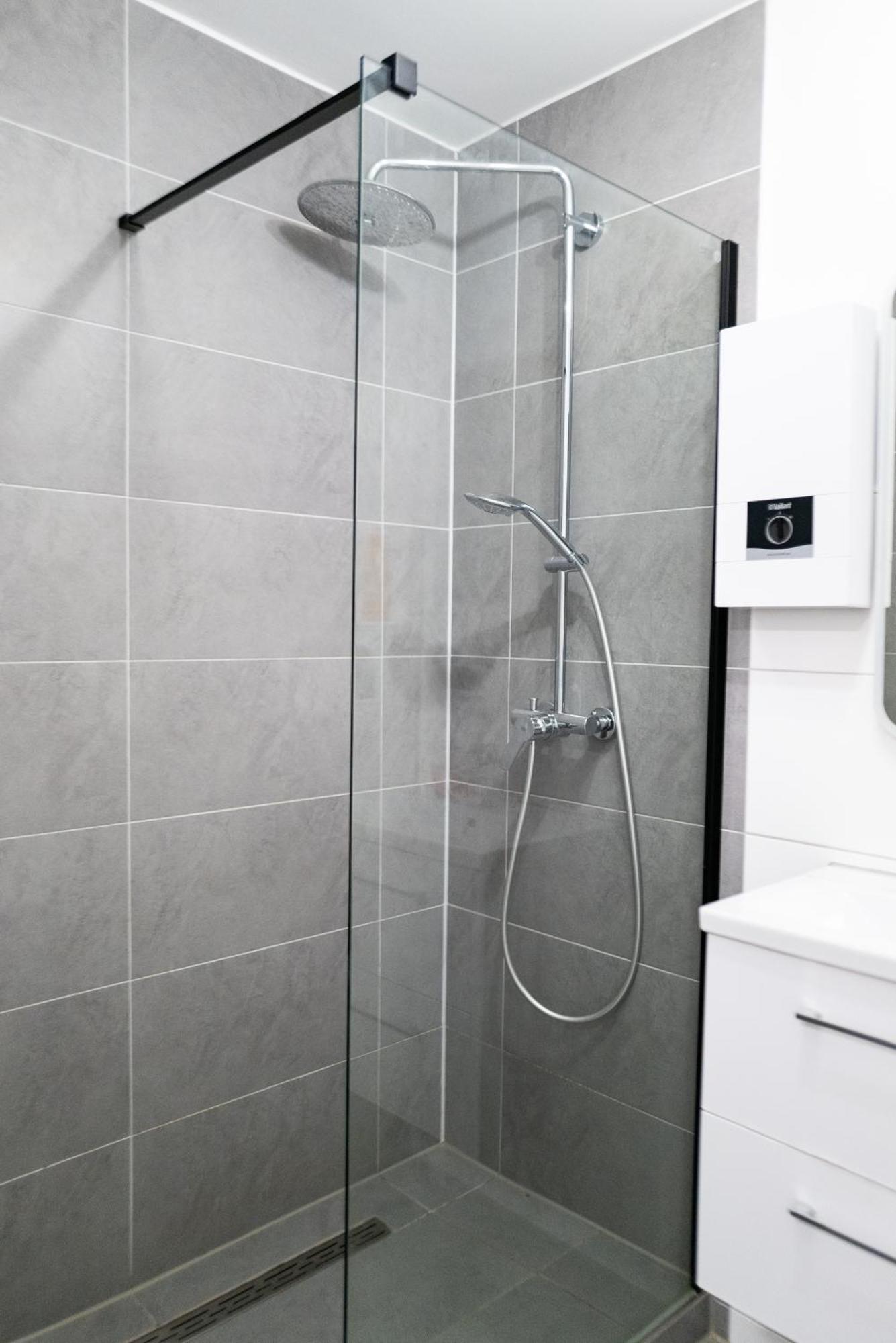 #611 Stilvolle Und Komfortable In Apartment *